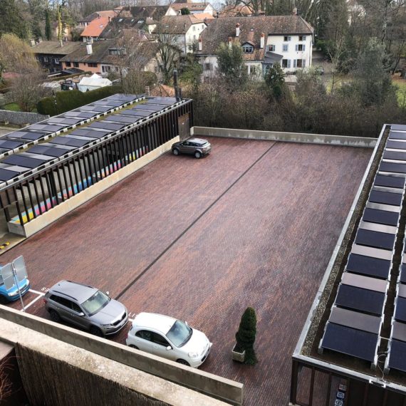 centrale solaire du parking communal à Céligny, réalisé par PrimeEnergy